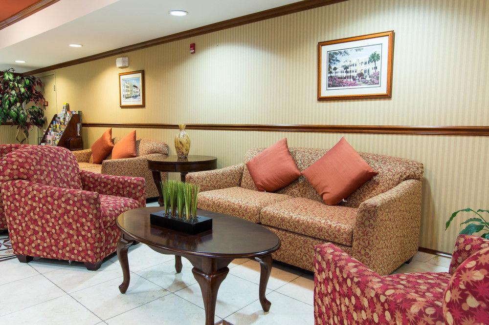 Comfort Inn & Suites Airport Convention Center Север Чарлстон Экстерьер фото