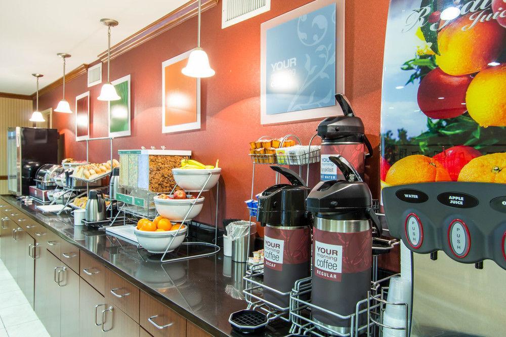 Comfort Inn & Suites Airport Convention Center Север Чарлстон Экстерьер фото