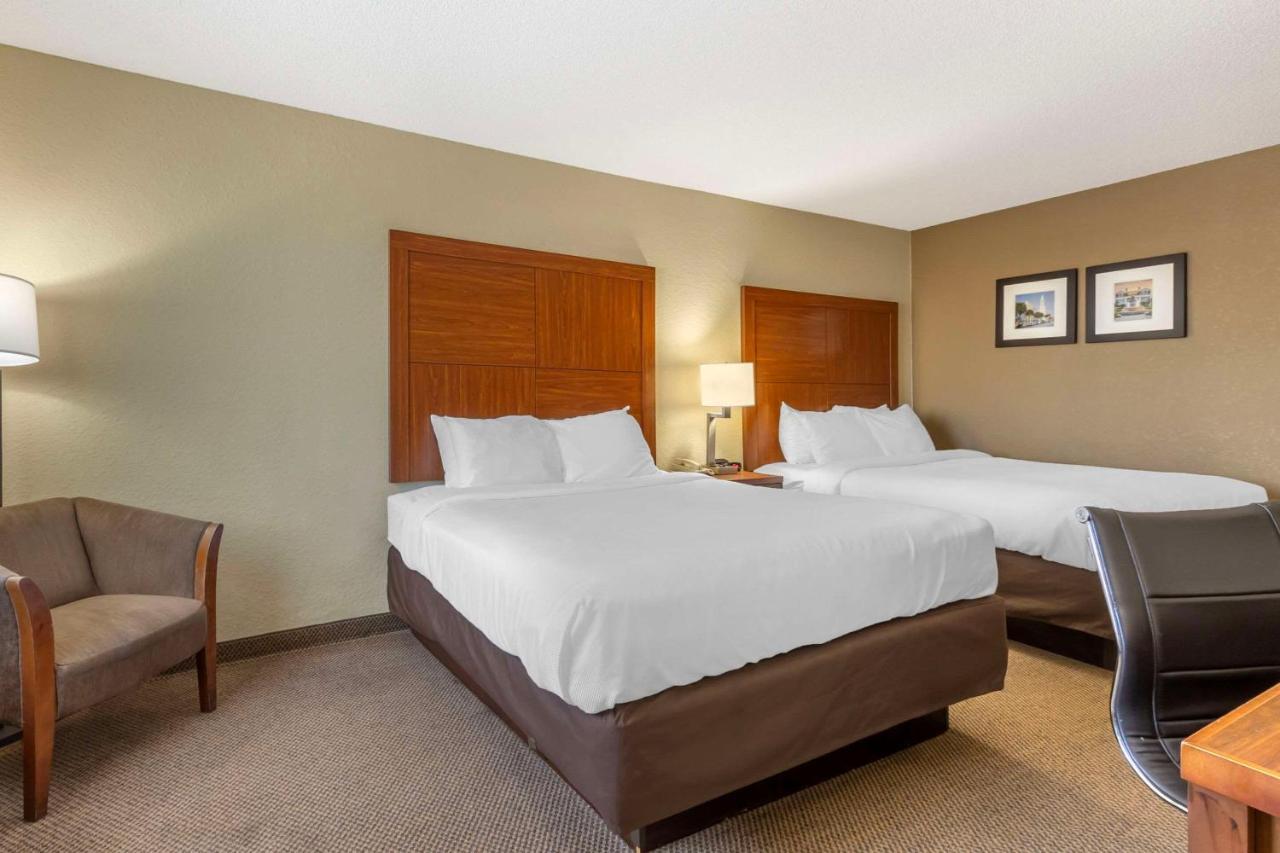 Comfort Inn & Suites Airport Convention Center Север Чарлстон Экстерьер фото