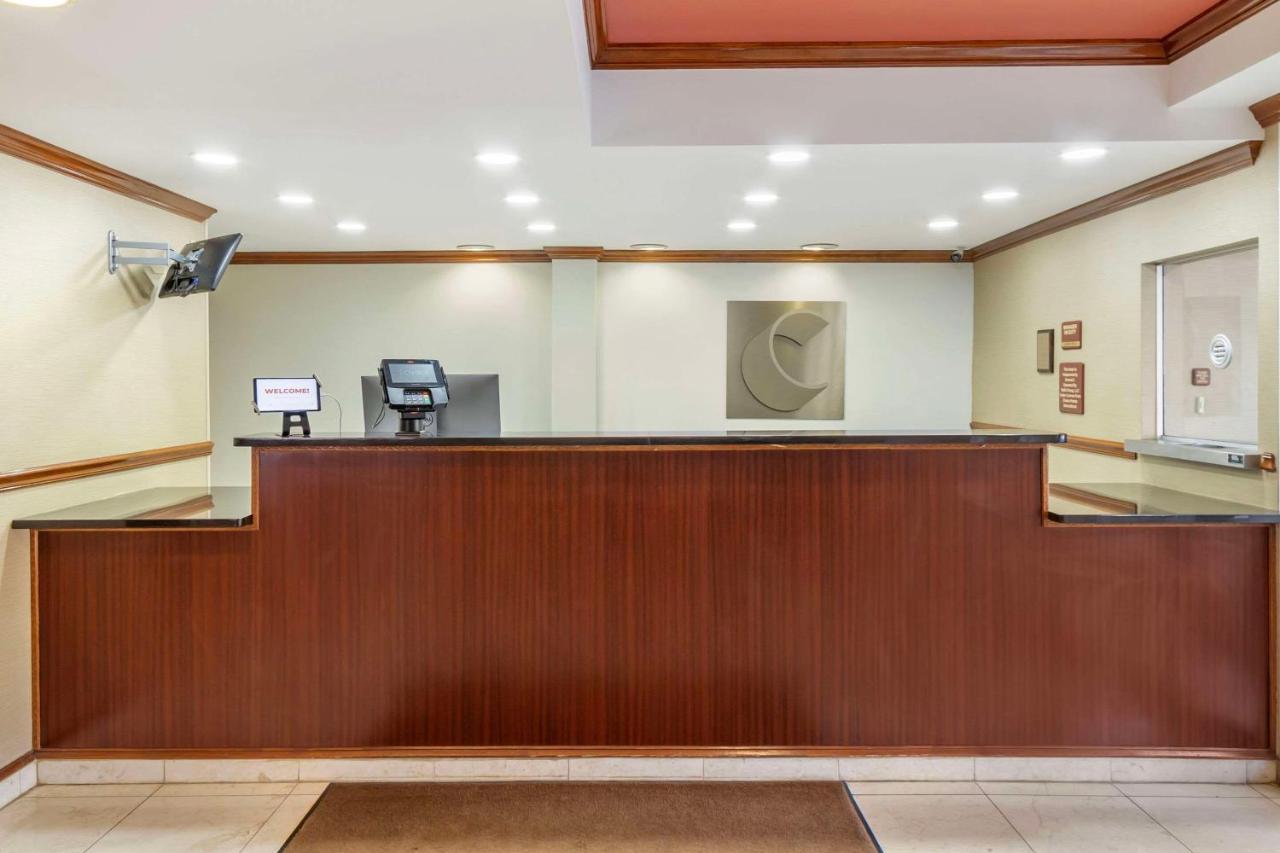 Comfort Inn & Suites Airport Convention Center Север Чарлстон Экстерьер фото