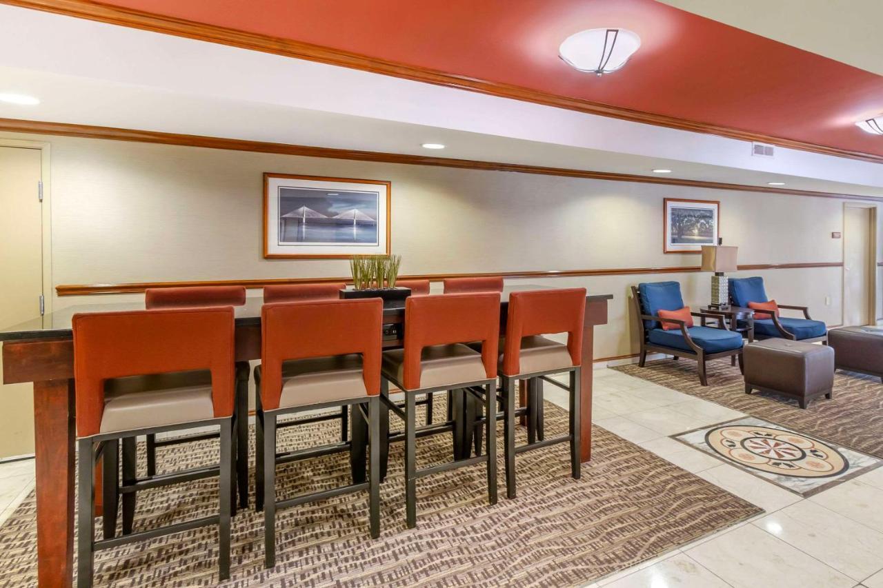 Comfort Inn & Suites Airport Convention Center Север Чарлстон Экстерьер фото