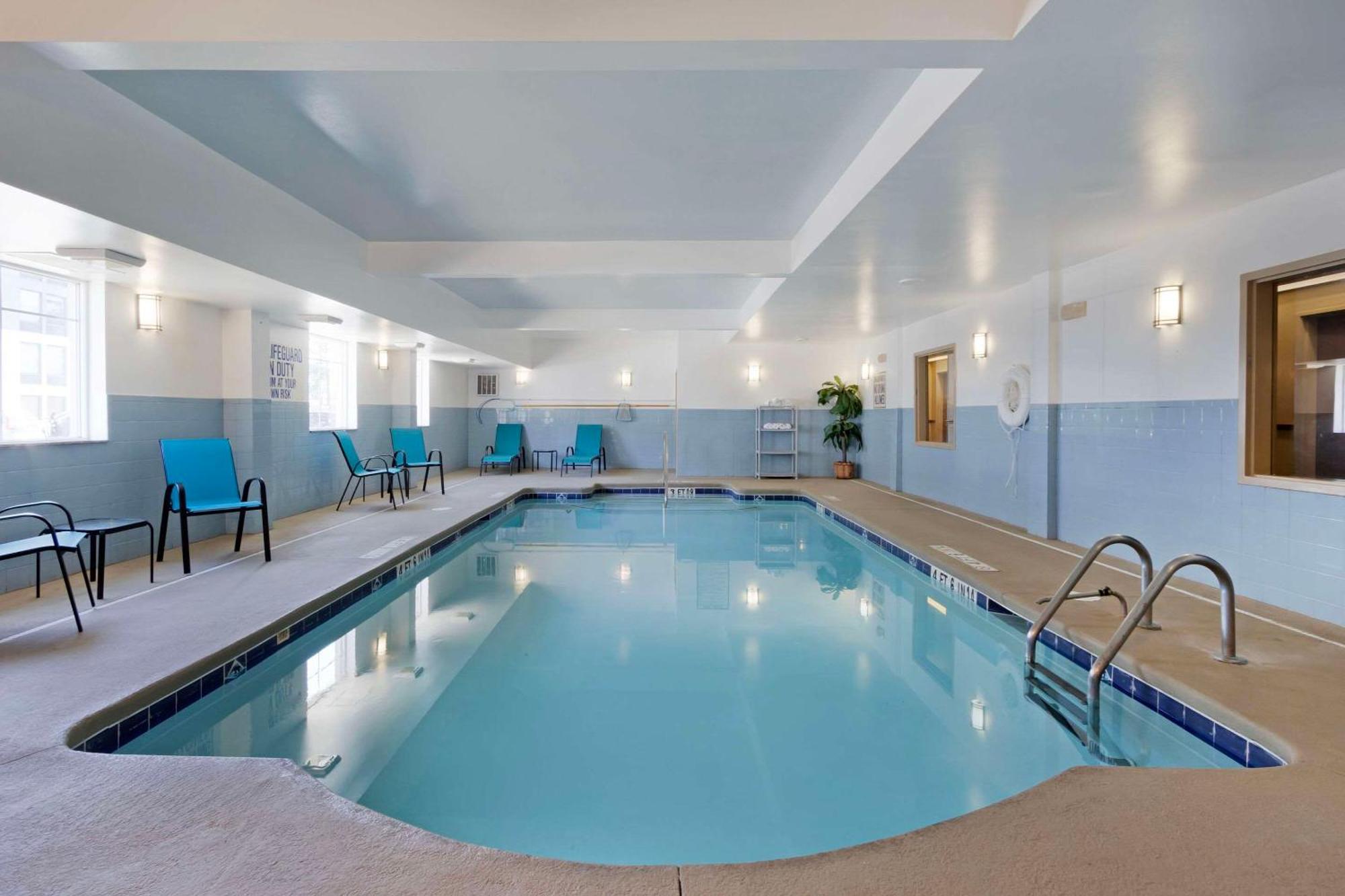 Comfort Inn & Suites Airport Convention Center Север Чарлстон Экстерьер фото