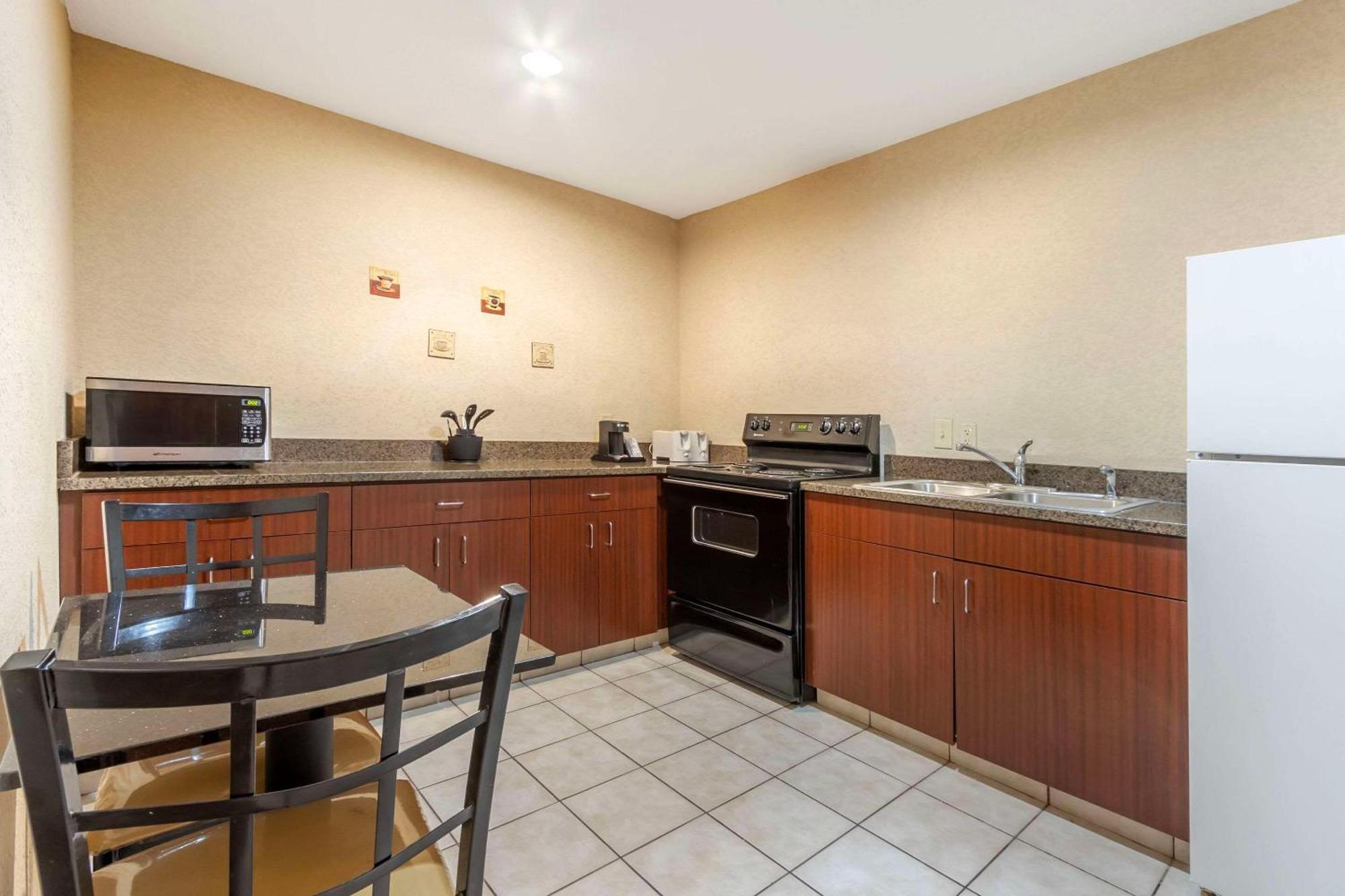 Comfort Inn & Suites Airport Convention Center Север Чарлстон Экстерьер фото