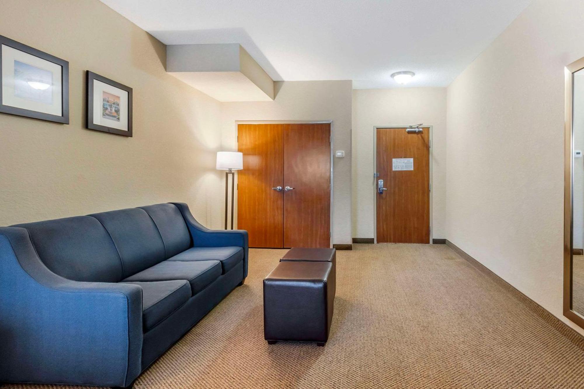 Comfort Inn & Suites Airport Convention Center Север Чарлстон Экстерьер фото