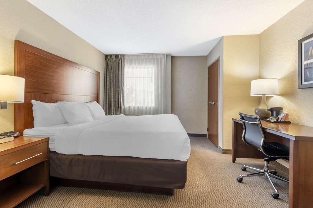 Comfort Inn & Suites Airport Convention Center Север Чарлстон Номер фото