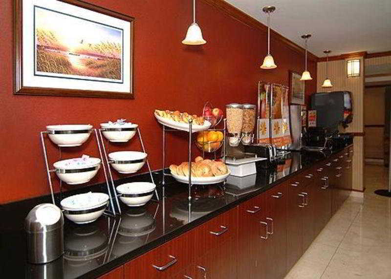 Comfort Inn & Suites Airport Convention Center Север Чарлстон Экстерьер фото